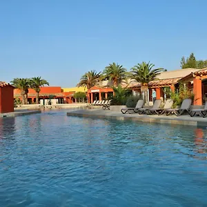 Sowell Family Les Amandiers Resort Arles