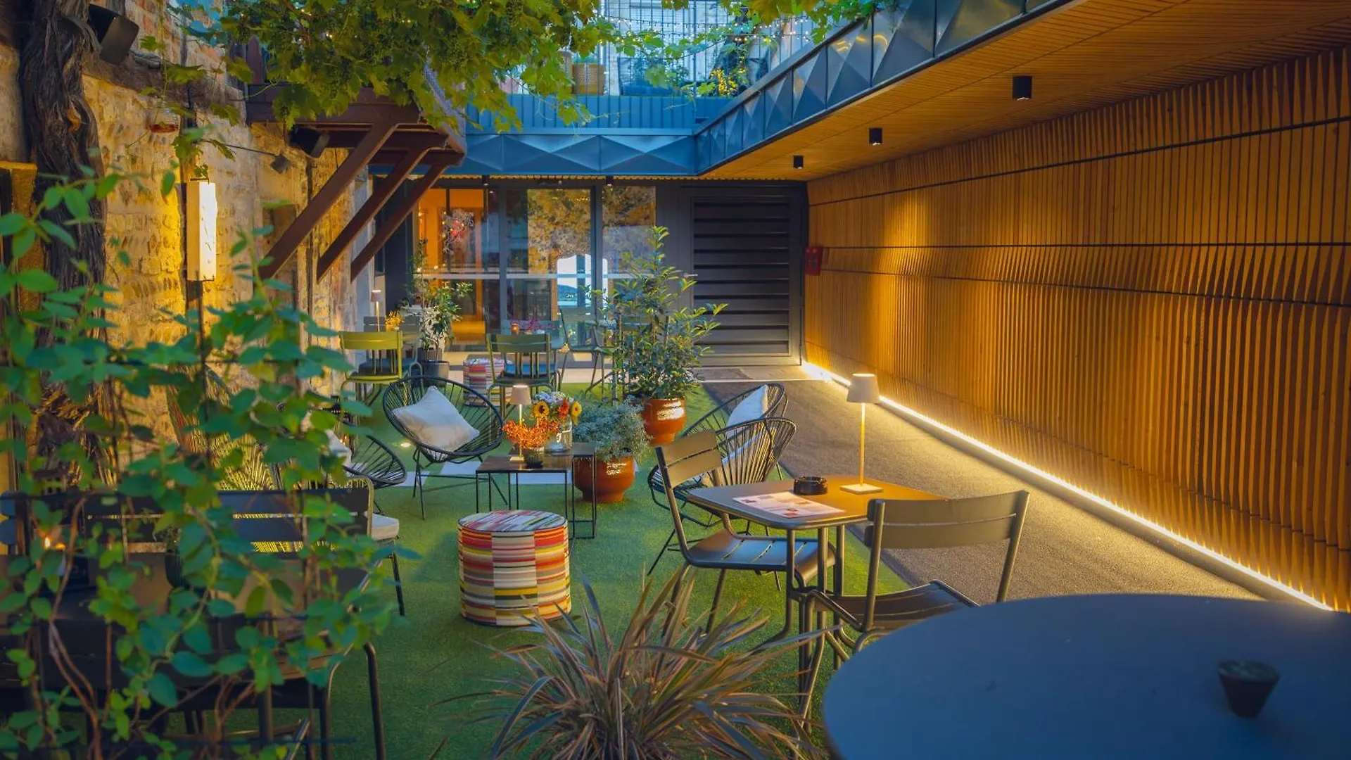 Hotel Le Griffon D'Or Bourg-en-Bresse 3*,  France