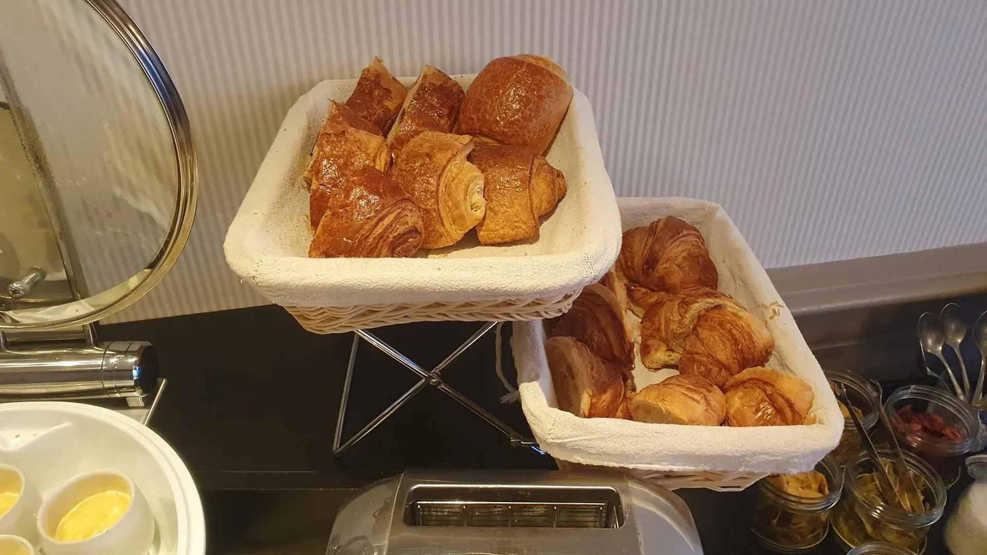 Hotel Le Griffon D'Or Bourg-en-Bresse 3*,